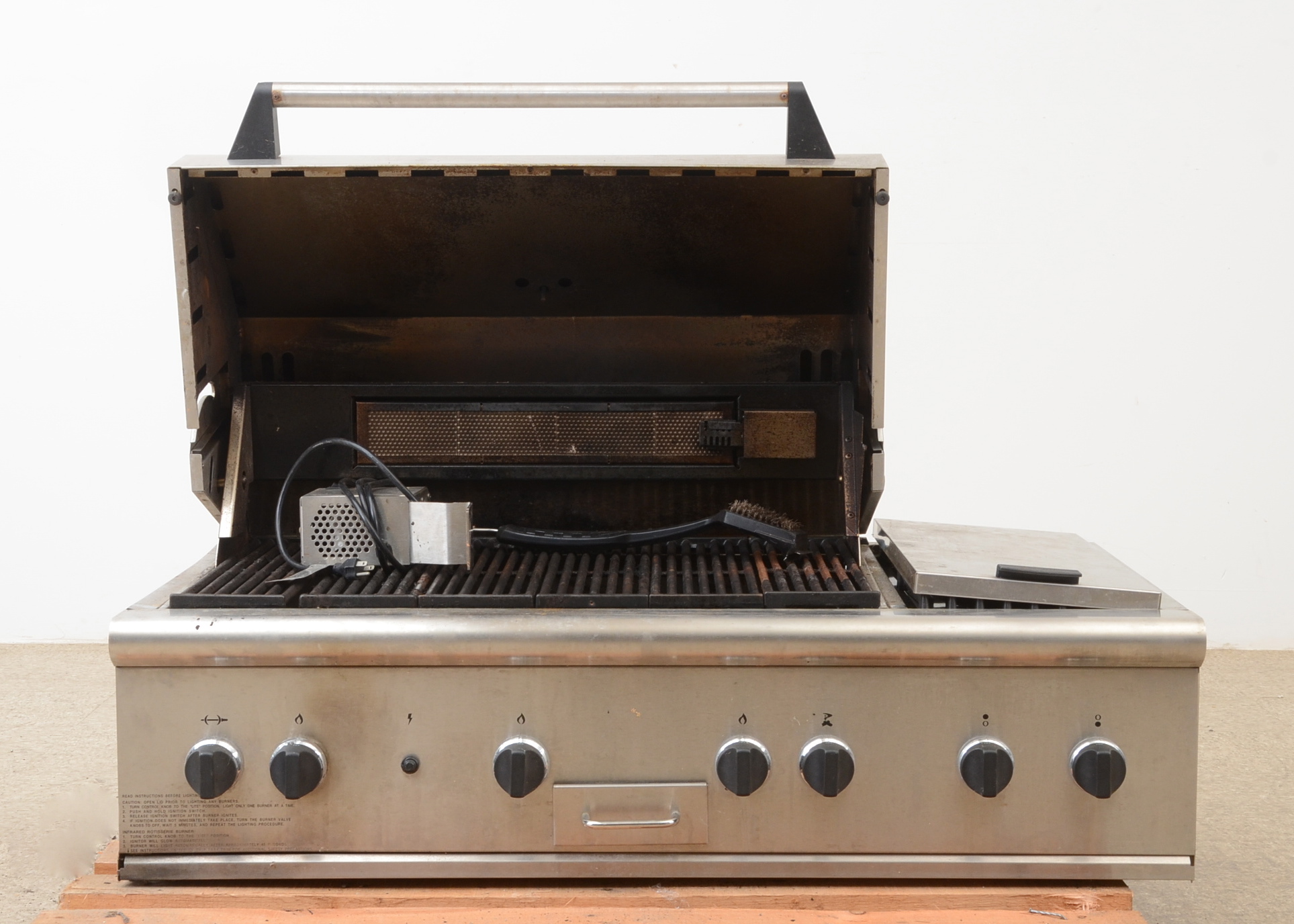 Thermador CharGlo Built In Outdoor Grill EBTH