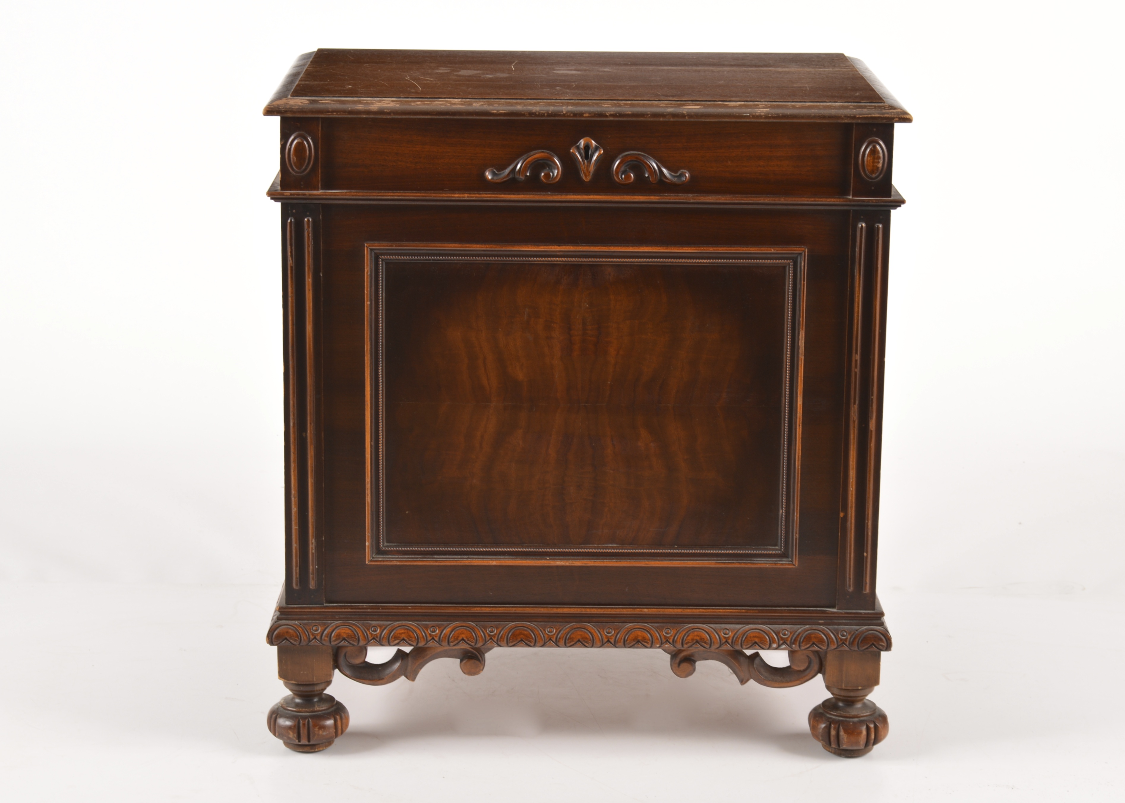 Quilt Storage Trunk EBTH