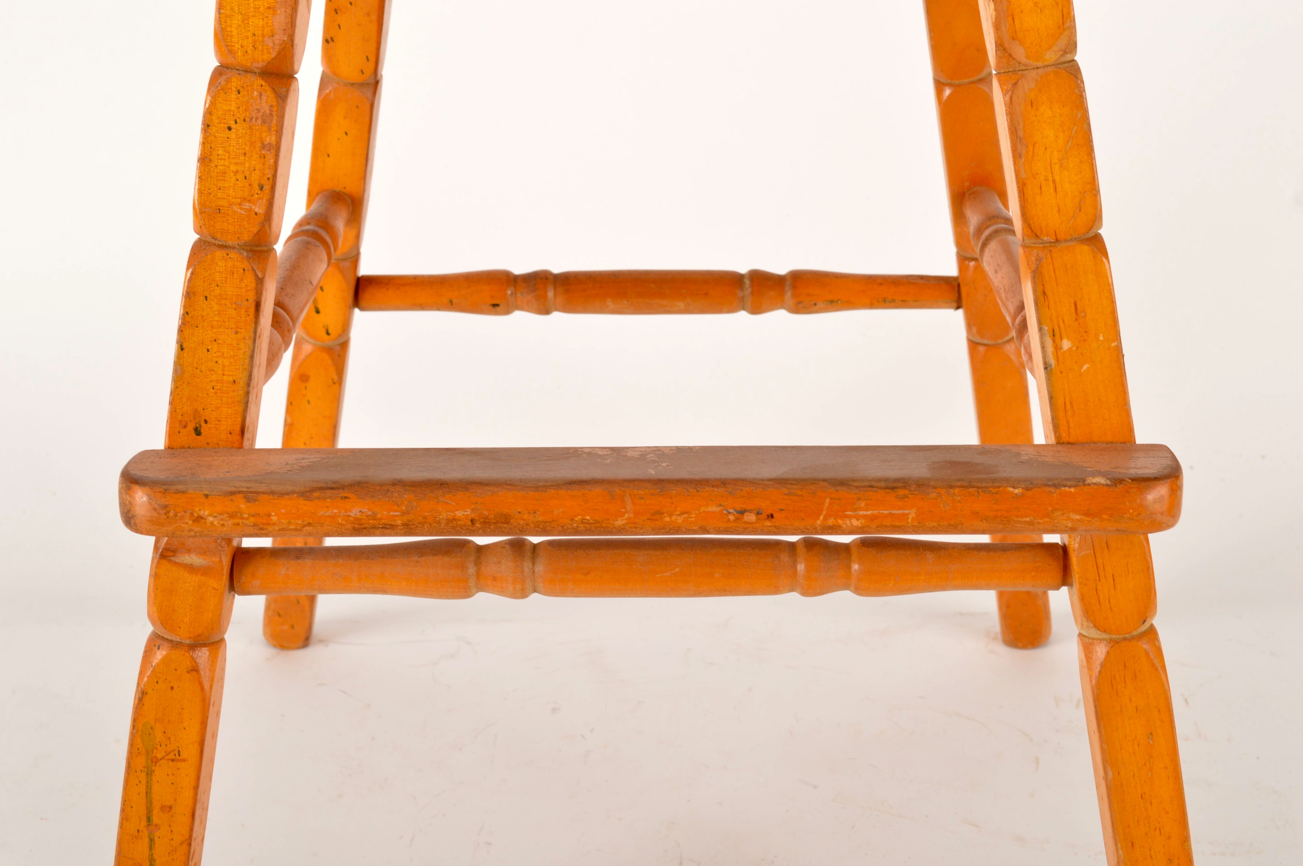 Vintage Williamsburg Wooden Highchair | EBTH