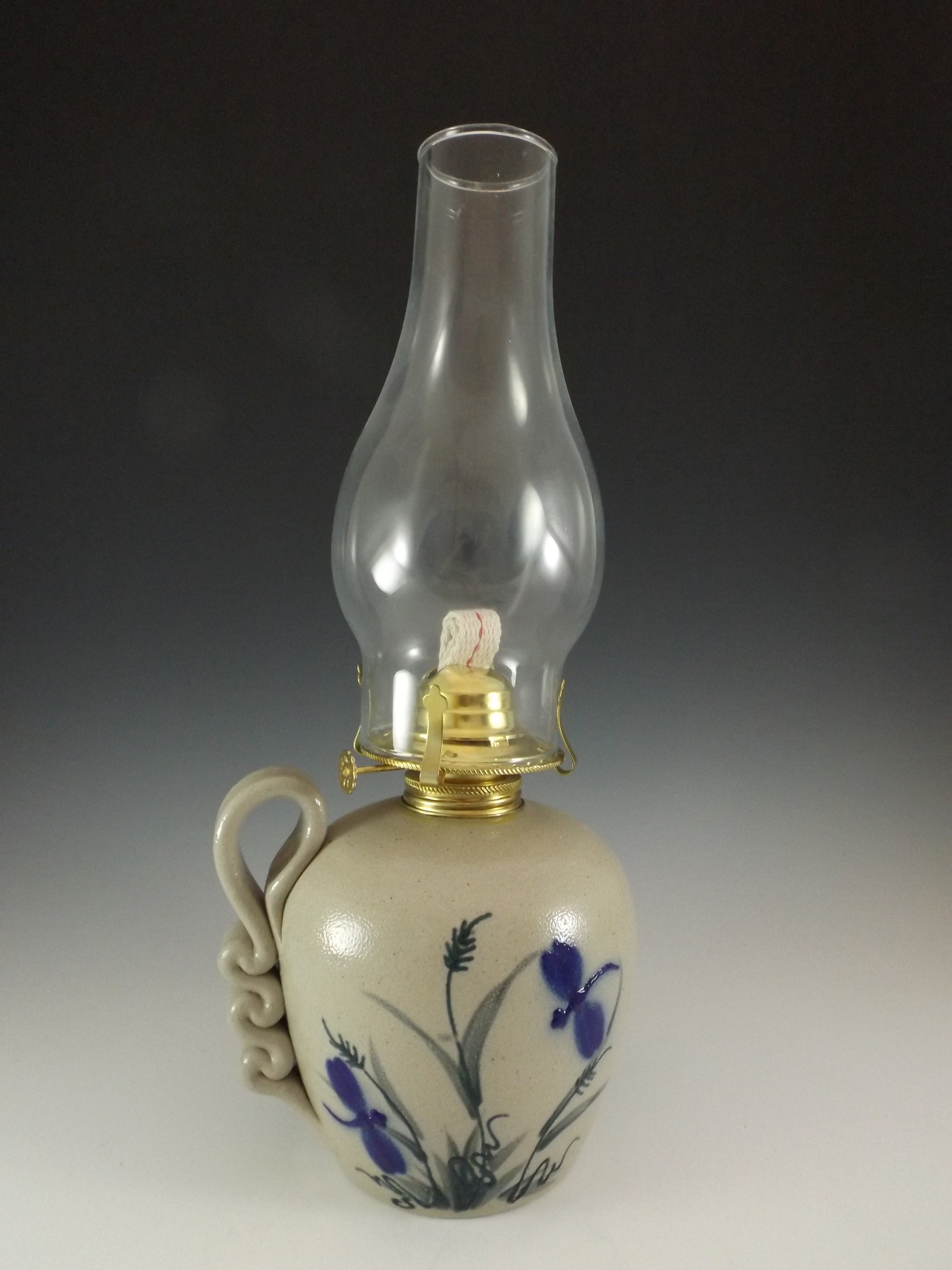 Salmon Falls Stoneware Kerosene Lamp EBTH