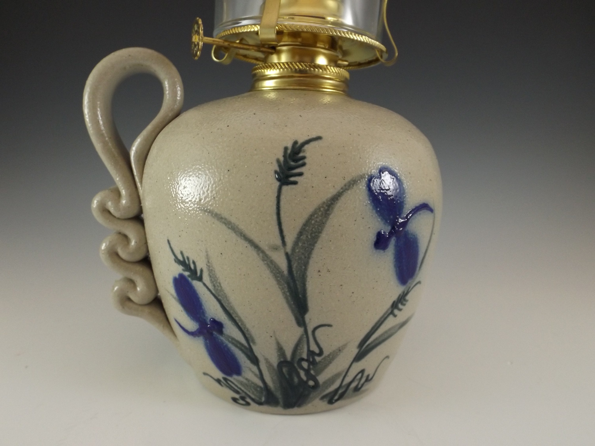 Salmon Falls Stoneware Kerosene Lamp EBTH