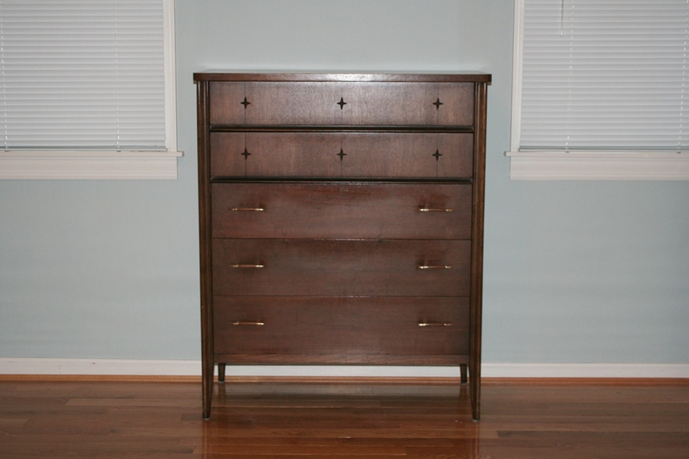 Vintage Walnut Broyhill Dresser Ebth