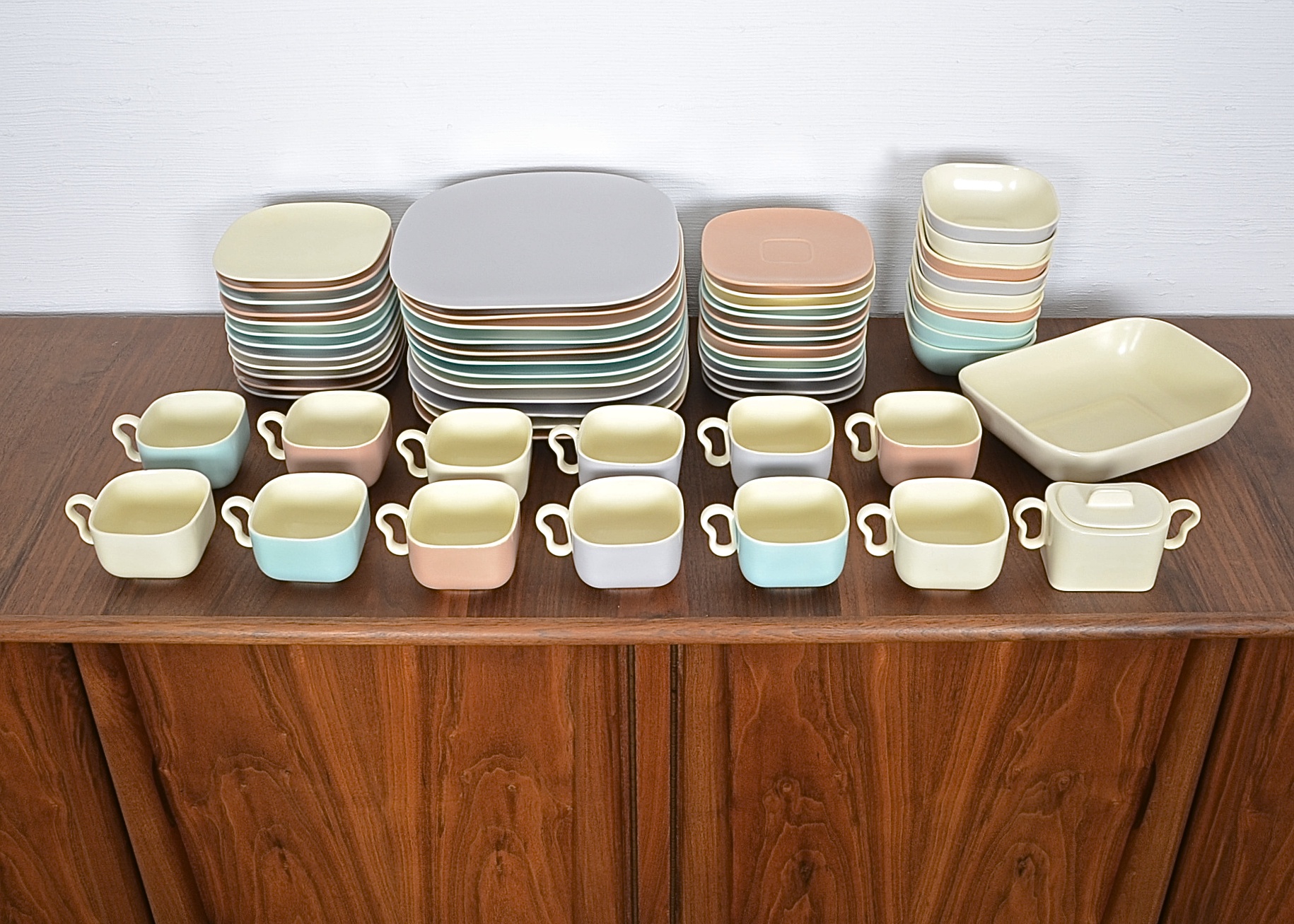 Mid Century Modern Tableware & Mid Century Modern Blog. Mid Century