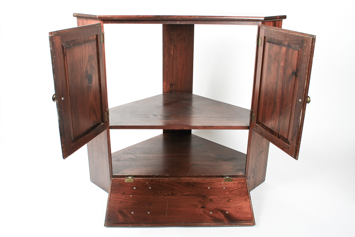 Wooden Corner Center EBTH