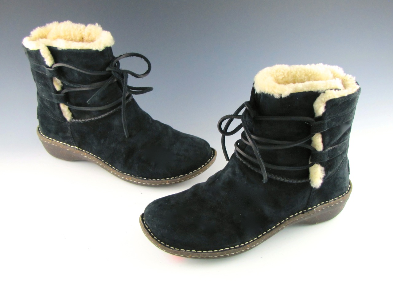 ugg caspia boots size 9