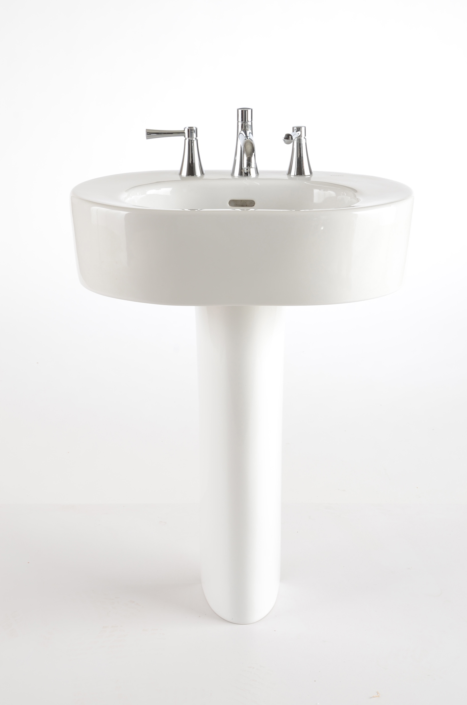 Toto Nexus Suite Pedestal Sink | EBTH
