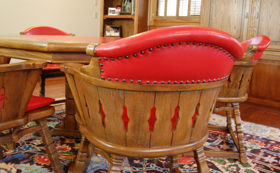 Vintage Romweber Viking Oak Poker Table with Six Chairs EBTH