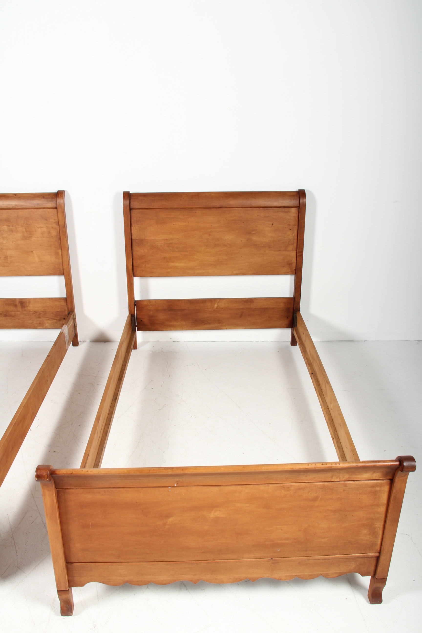 Pair of Maple Sleigh Beds EBTH