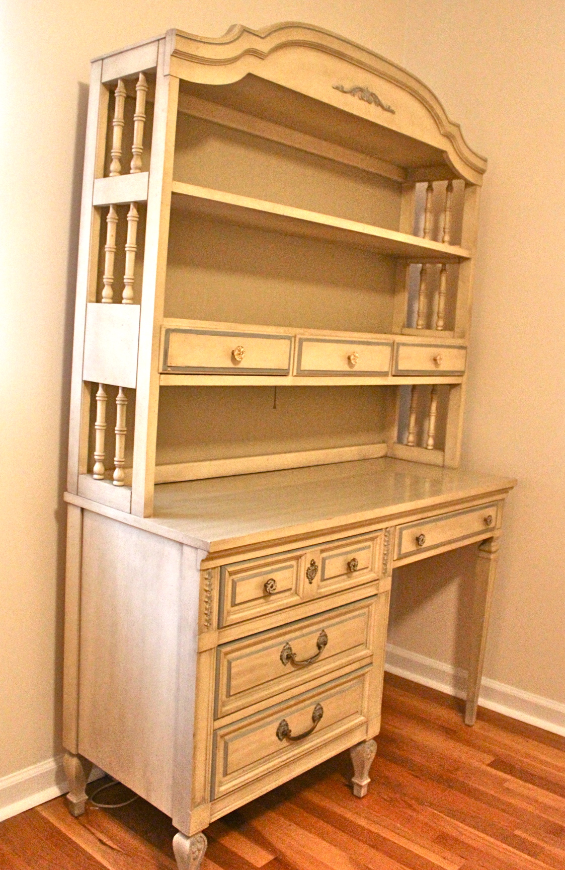 Vintage French Provincial Dixie Furniture Desk and Hutch EBTH