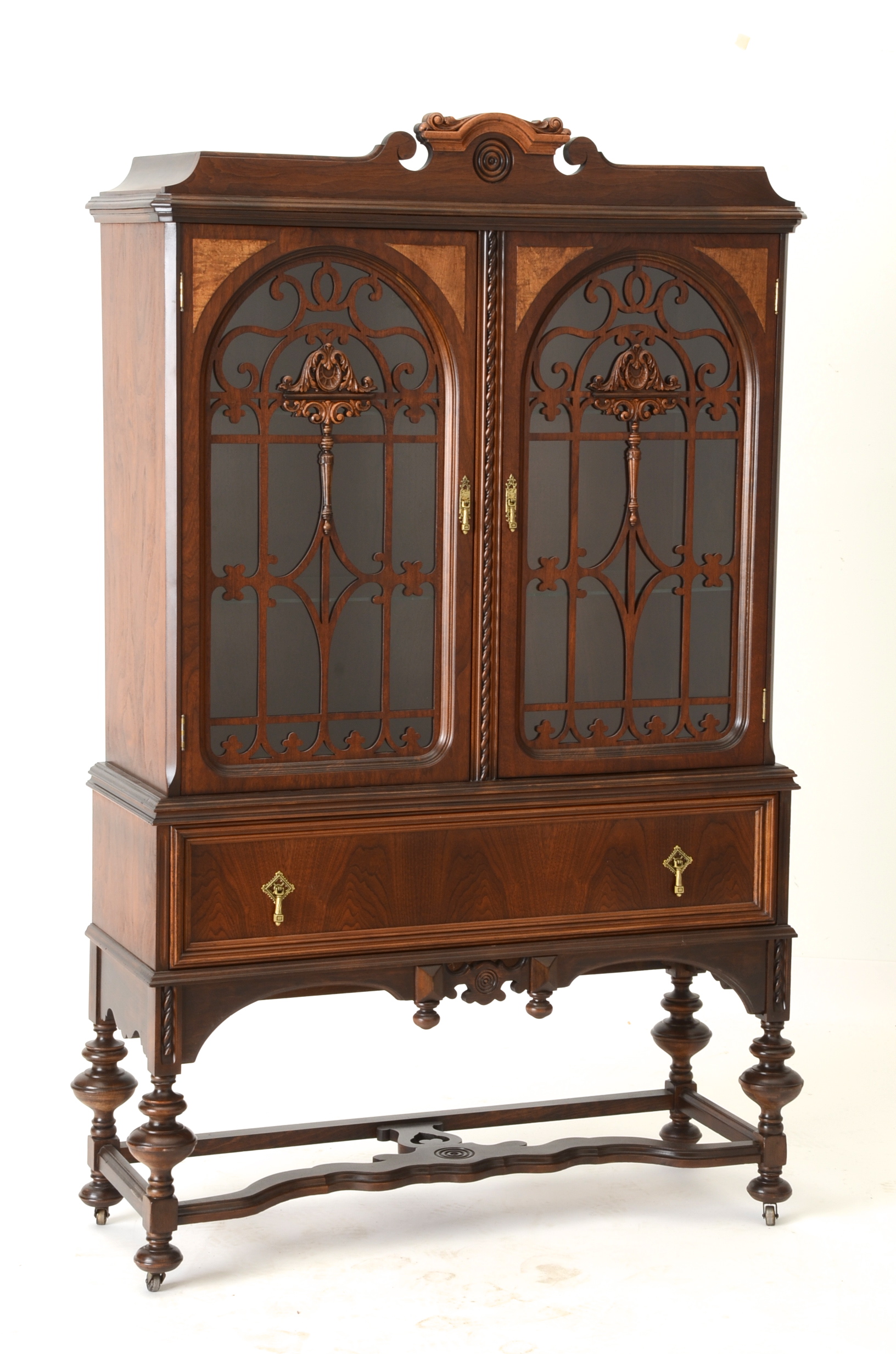 Jacobean Style Hutch EBTH