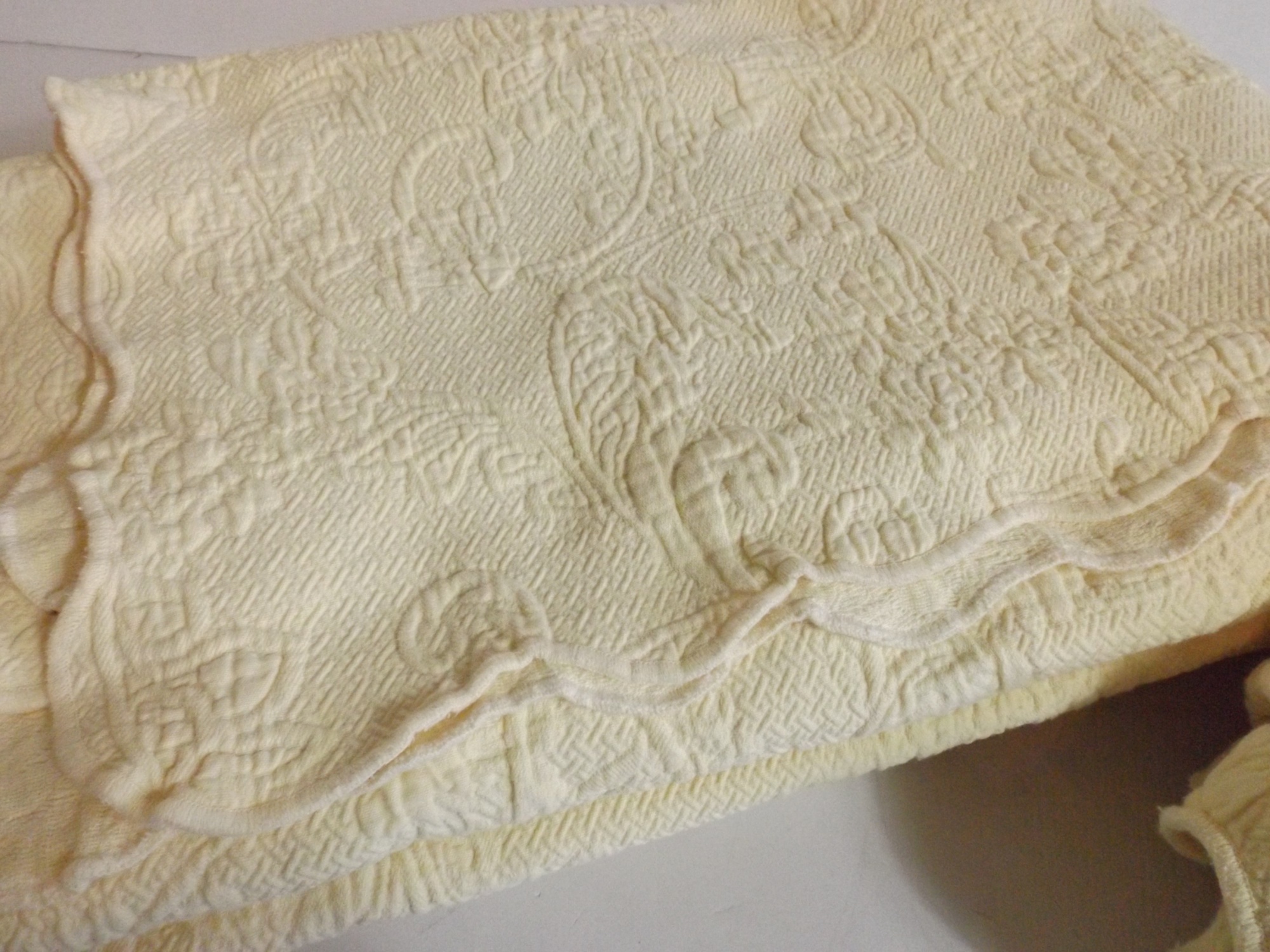 Portuguese Cotton Matelasse Coverlet and Shams EBTH