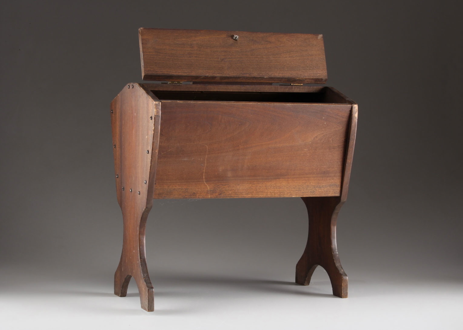 Vintage Sewing Box Stand EBTH