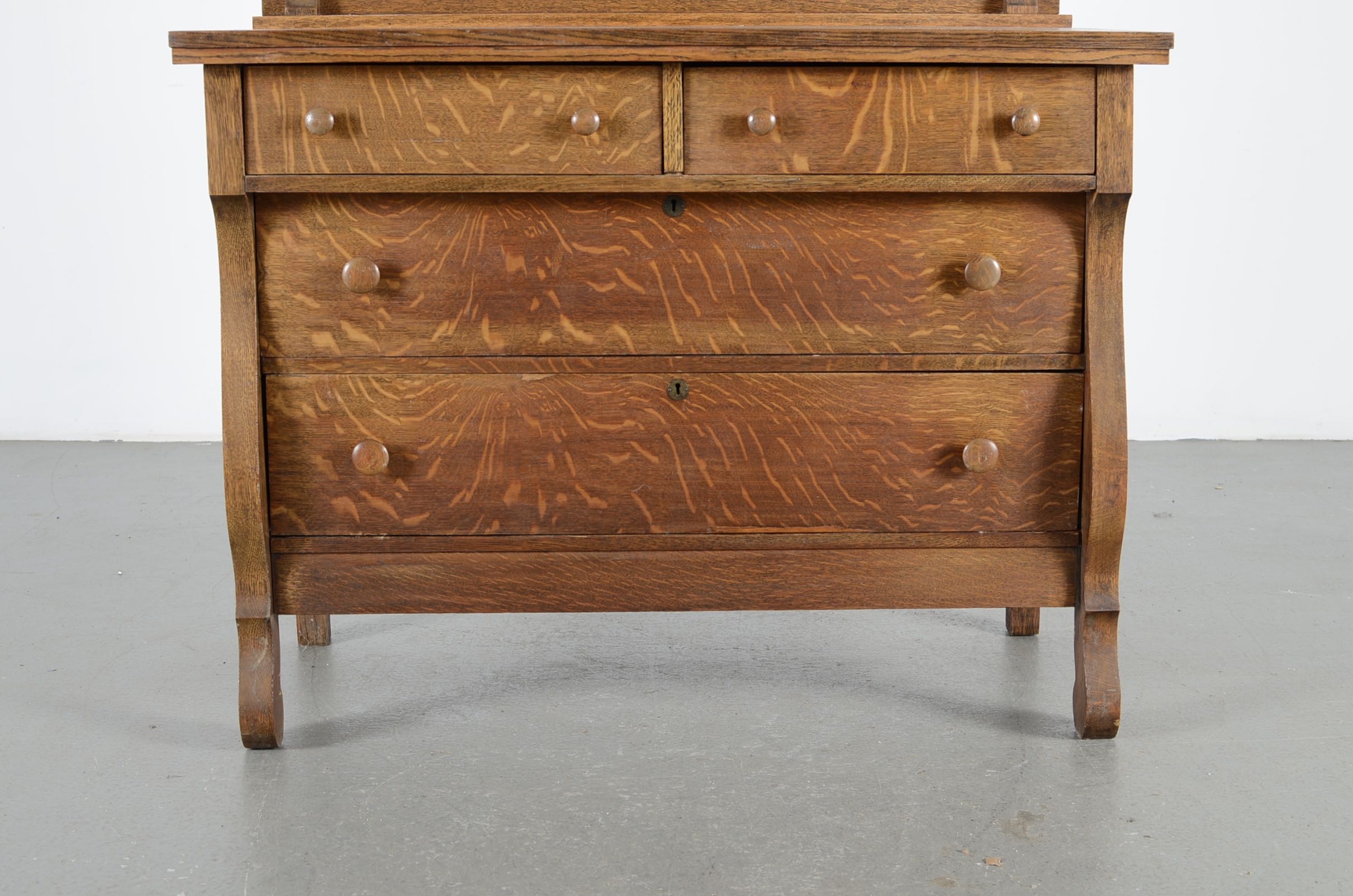 Antique Tiger Oak Dresser with Mirror EBTH