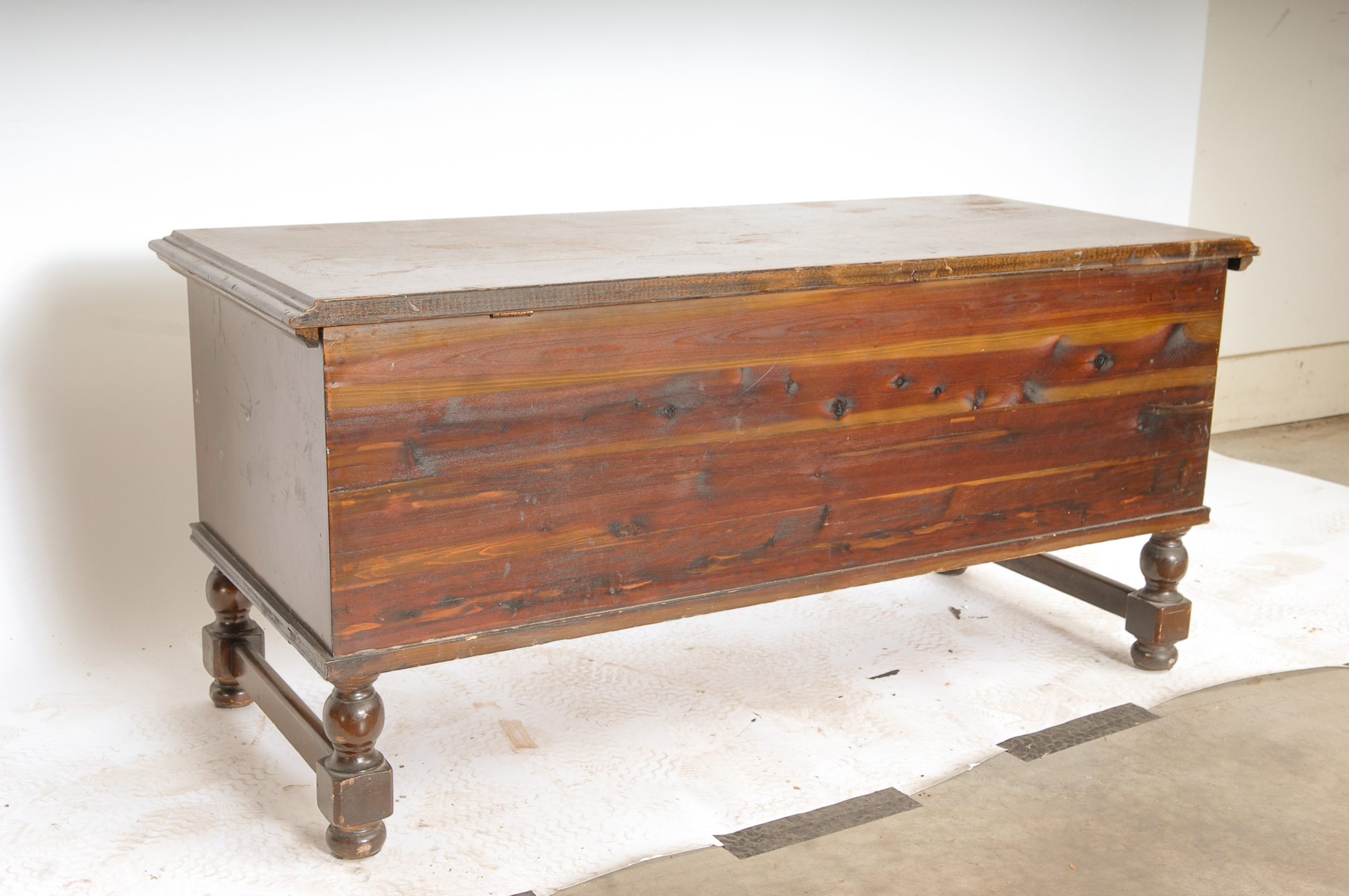 Cavalier Cedar Lined Hope Chest EBTH