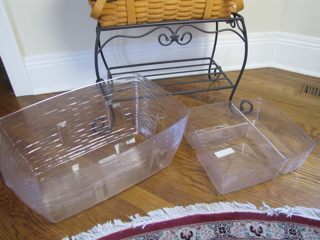 Longaberger Picnic Basket Set with Wrought Iron Stand and Inserts EBTH