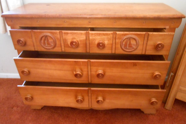 Vintage Maple Bedroom Set : EBTH