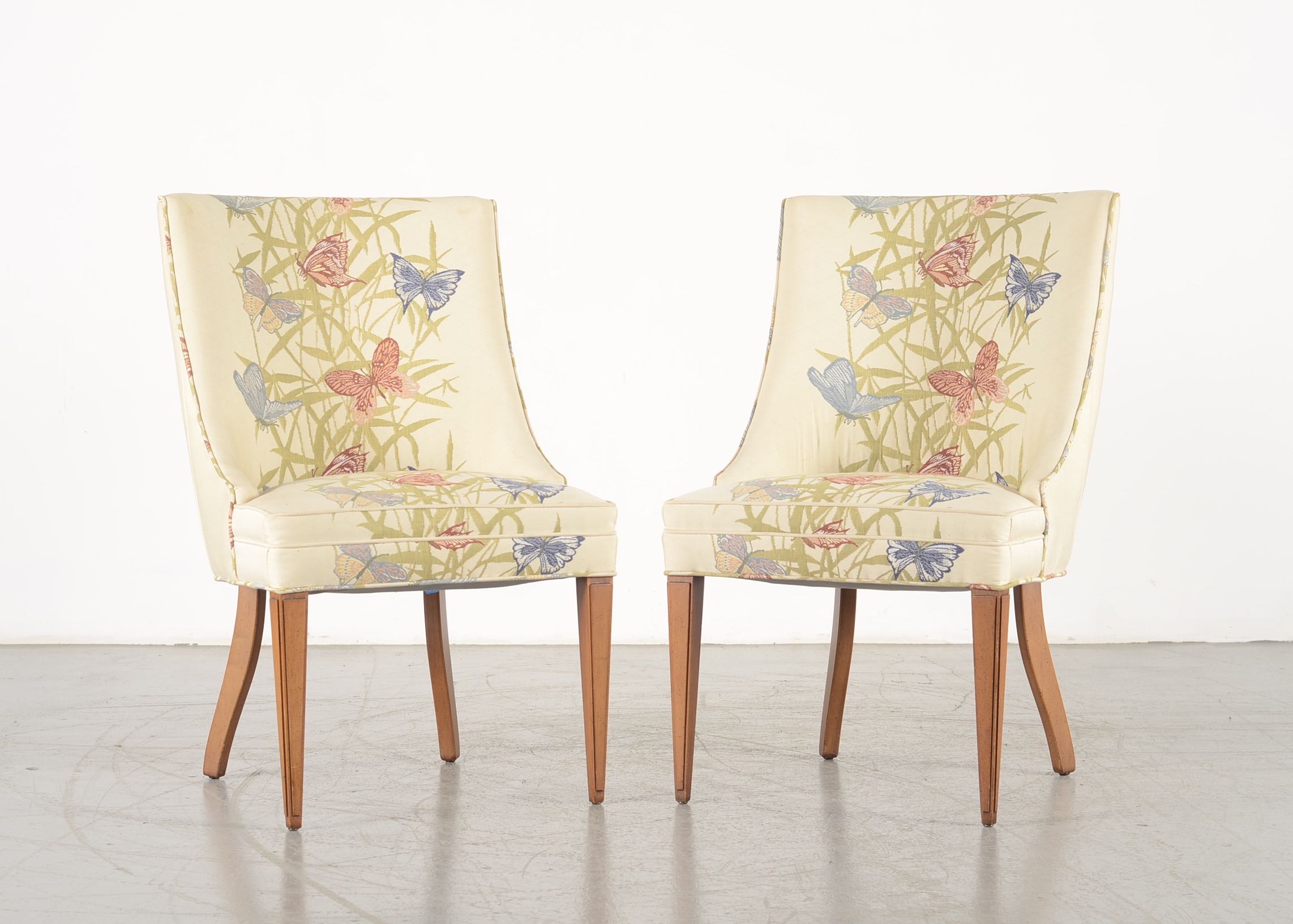 Mid-Century Butterfly Upholstered Club Chairs | EBTH