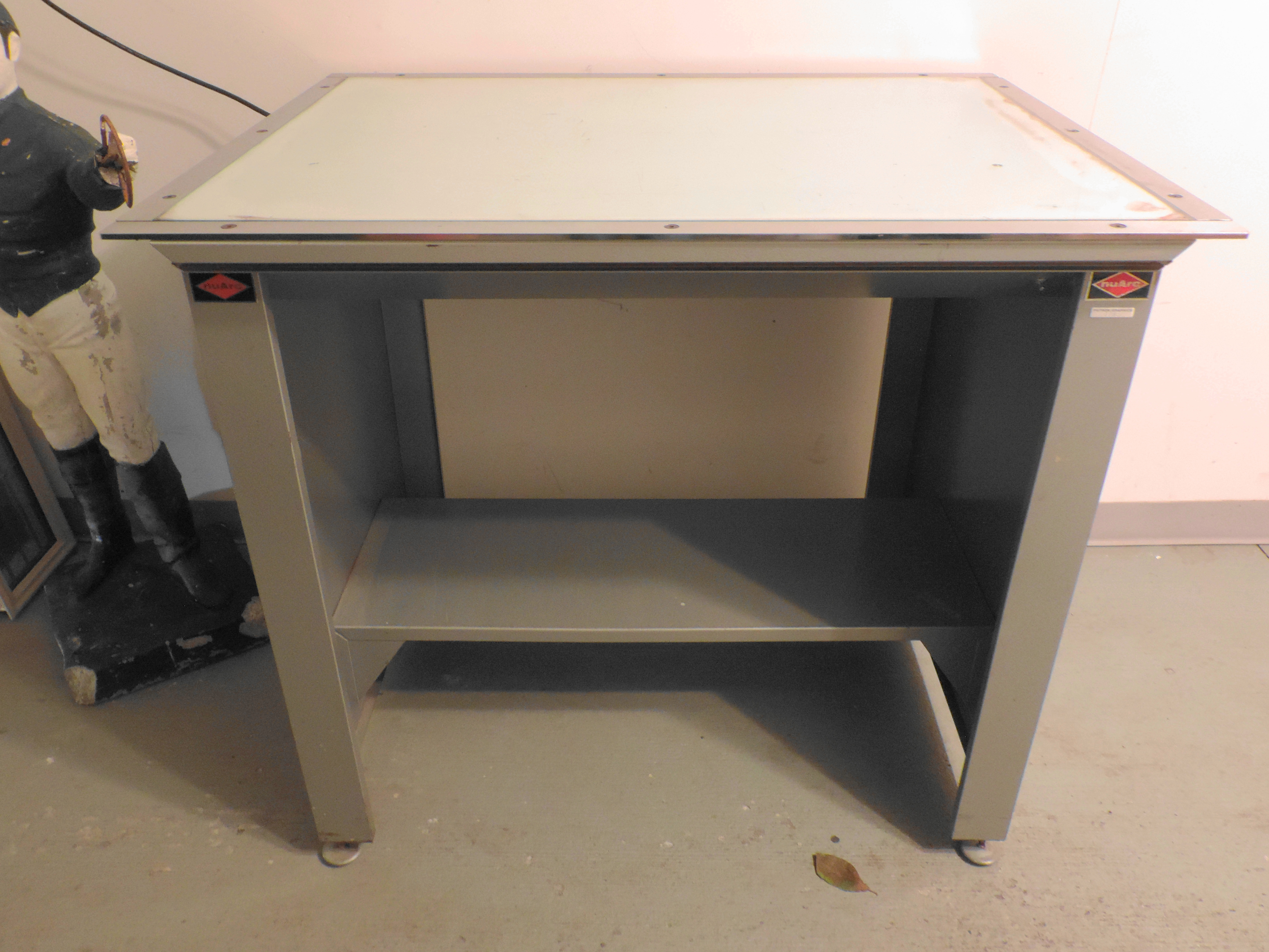 nuarc light table