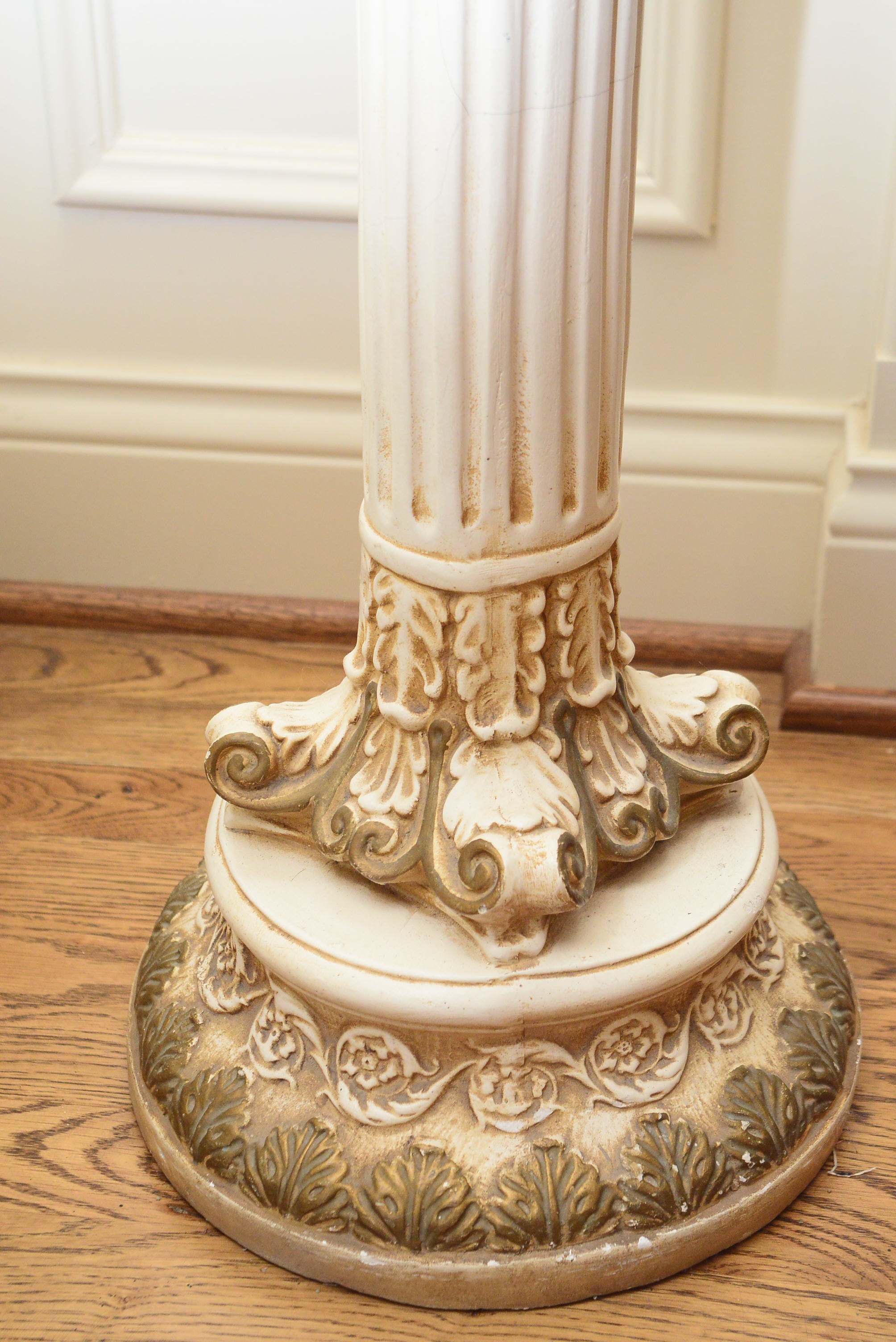 Corinthian Column Pedestal Accent Table EBTH