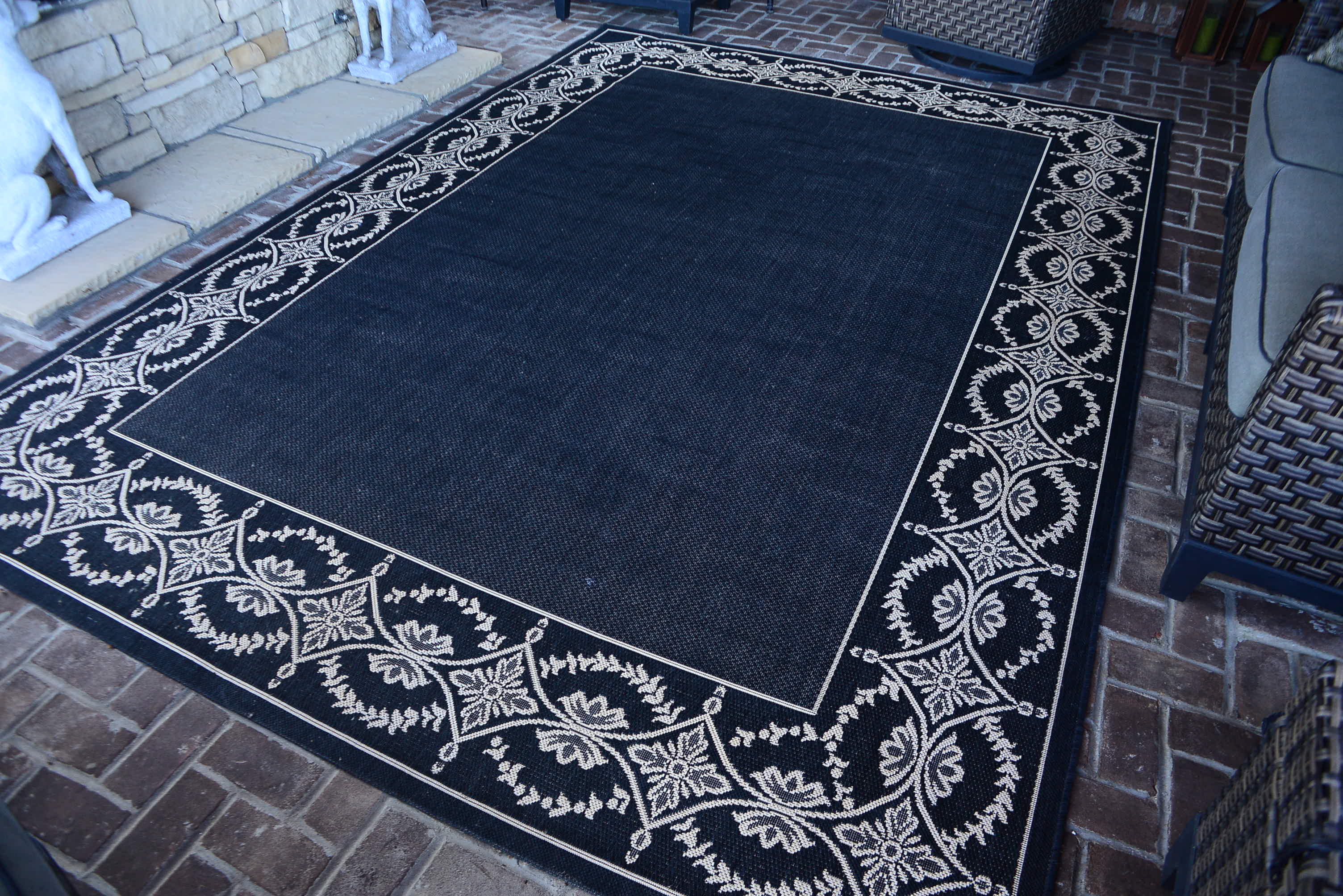 Frontgate Out Door Rug EBTH
