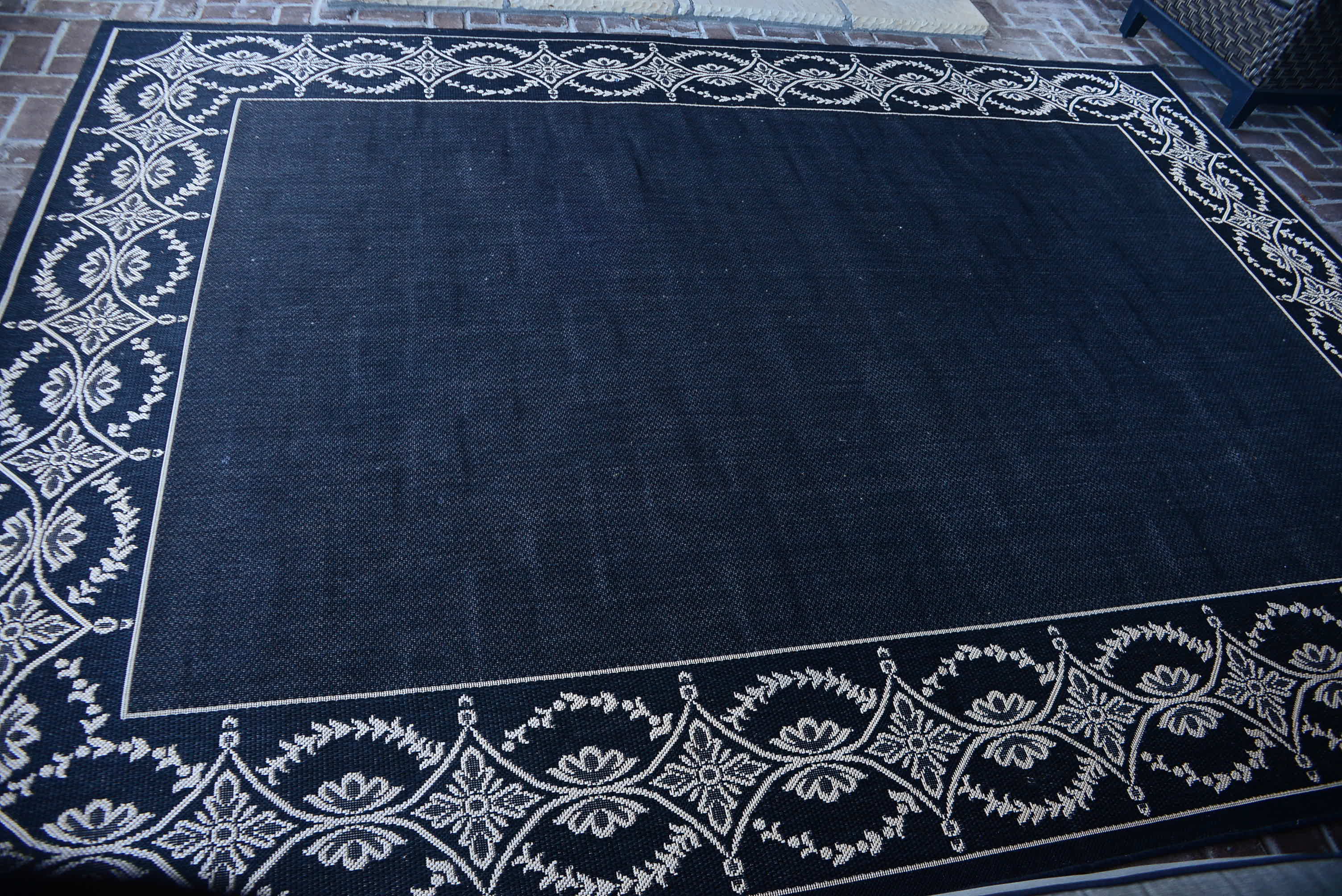 Frontgate Out Door Rug EBTH