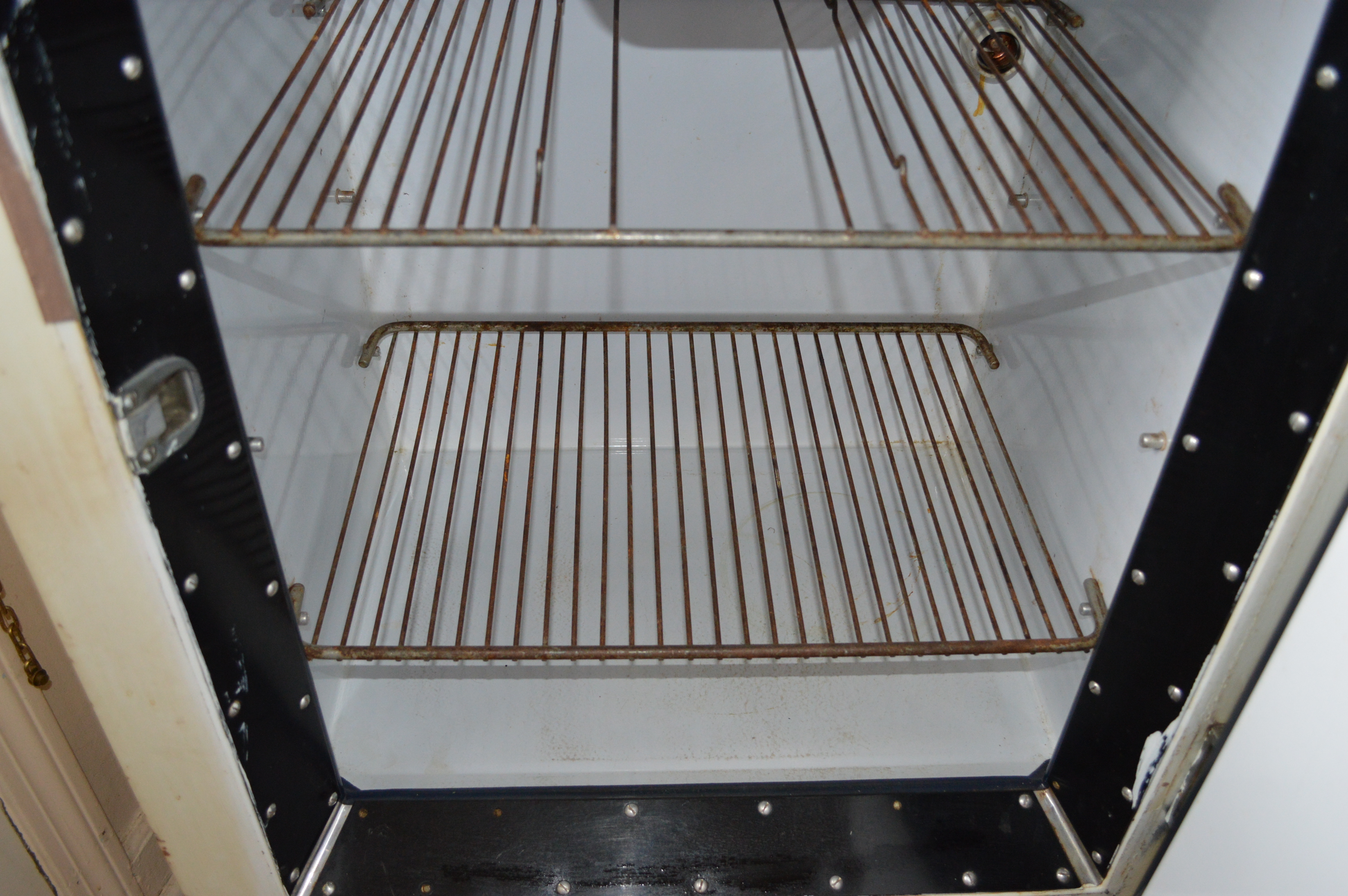 GE Monitor Top Refrigerator EBTH