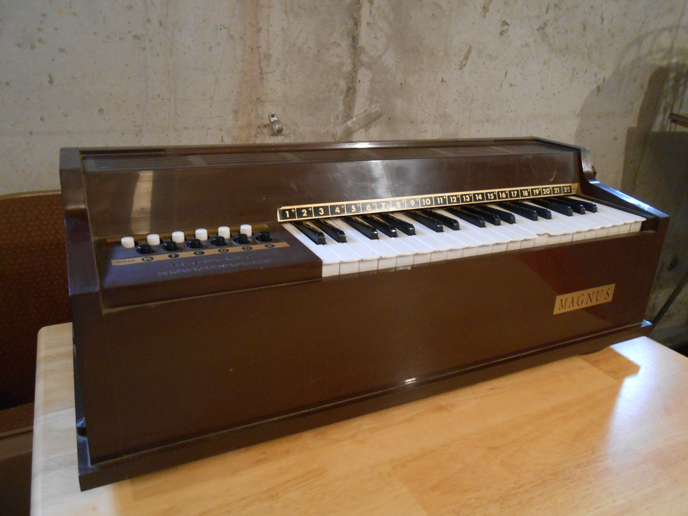 MidCentury Magnus Electric Chord Organ EBTH