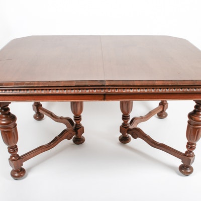 Nashville, Tennessee Personal Property Sale (15NAS008) : EBTH Revell & Co. William and Mary Style Dining Table Circa 1920s - Nashville, Tennessee Personal Property Sale (15NAS008) : EBTH