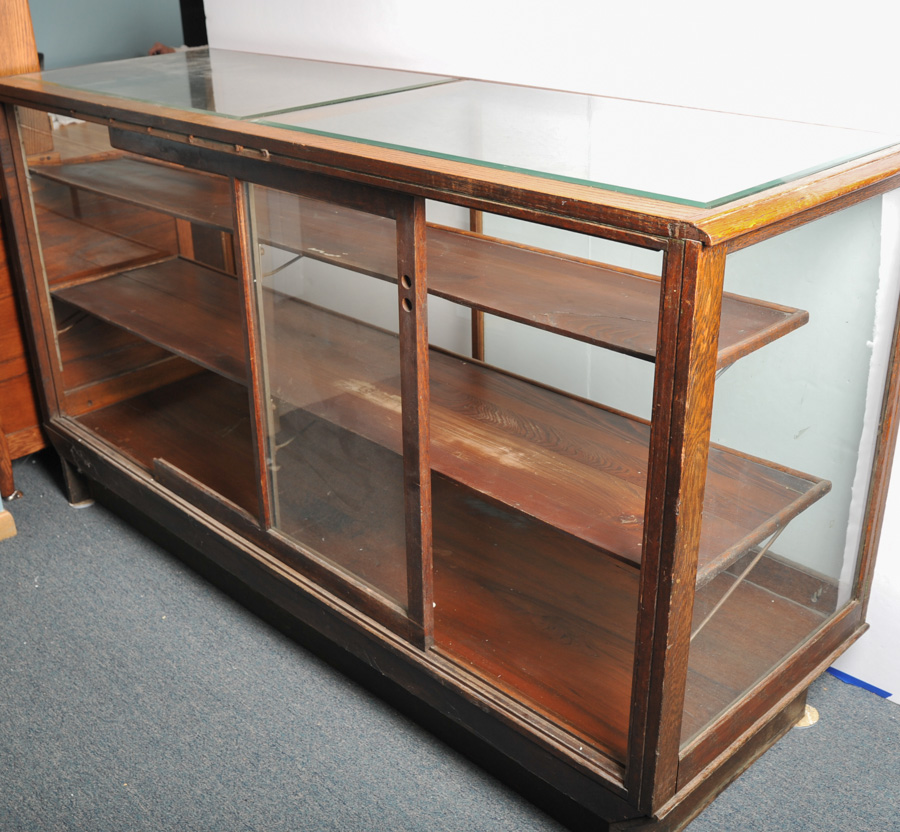 Columbus Showcase Company Antique Display Case EBTH