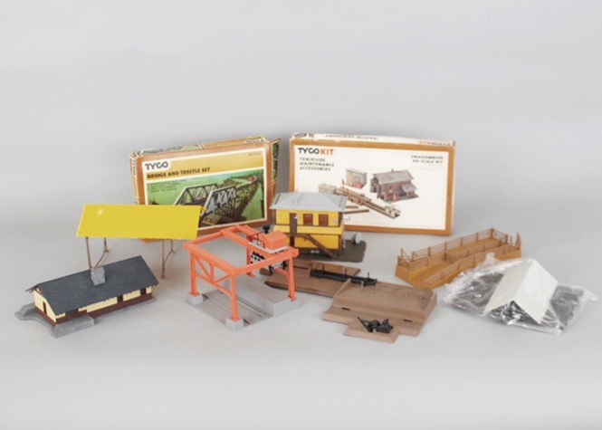 TYCO HO Scale Train Buildings & Accessories EBTH