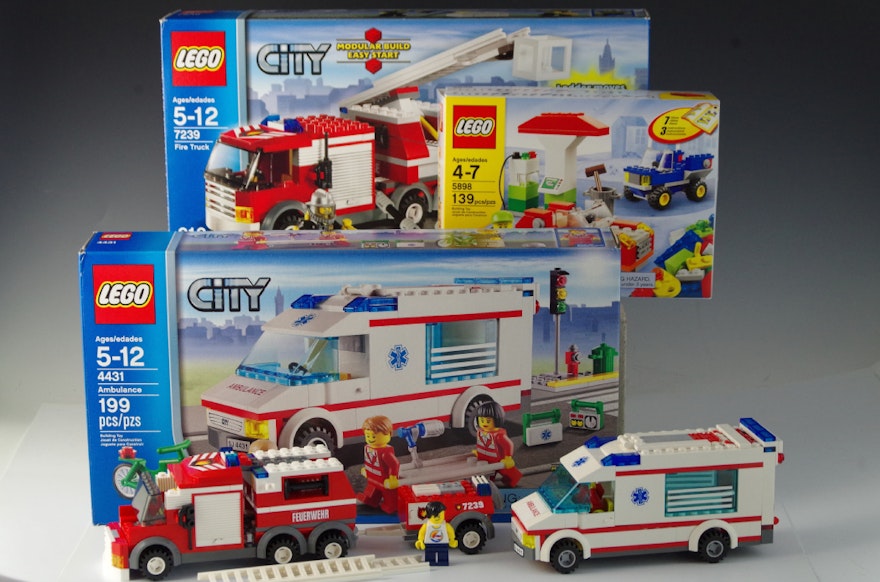 Lego 5898 "Cars," "Ambulance" "Fire Truck" Sets | EBTH