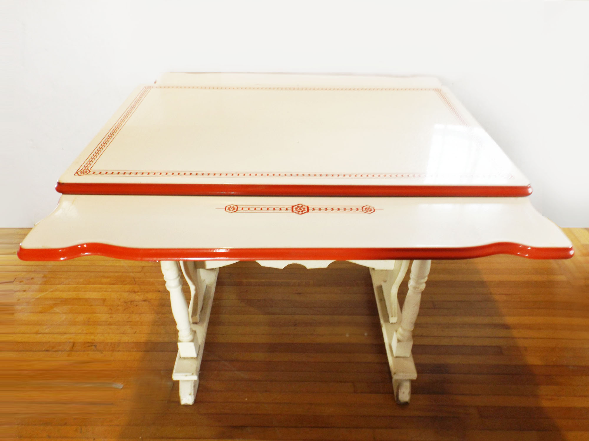 1940's Enamel Top Kitchen Table EBTH