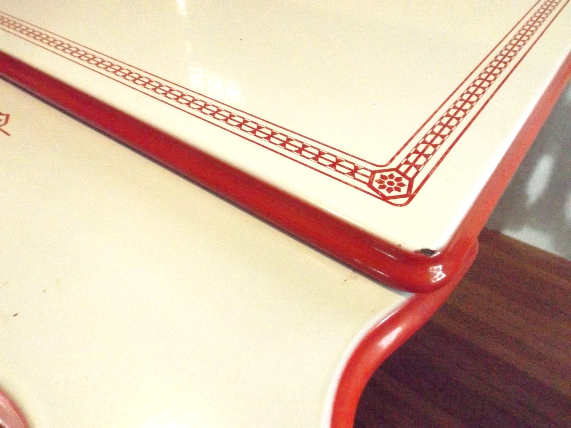 1940's Enamel Top Kitchen Table | EBTH