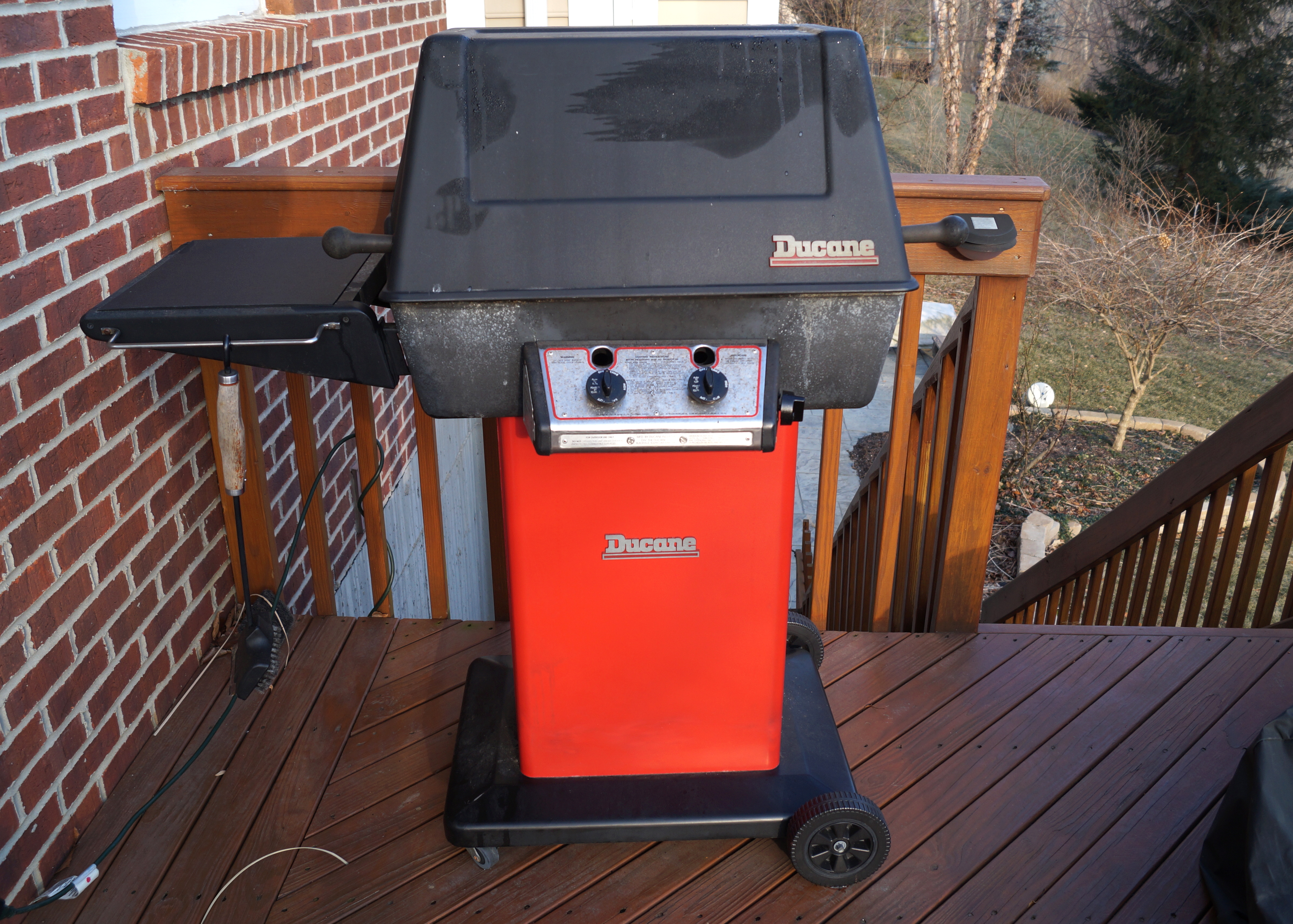 Ducane 1504 Red Cart Propane Grill EBTH