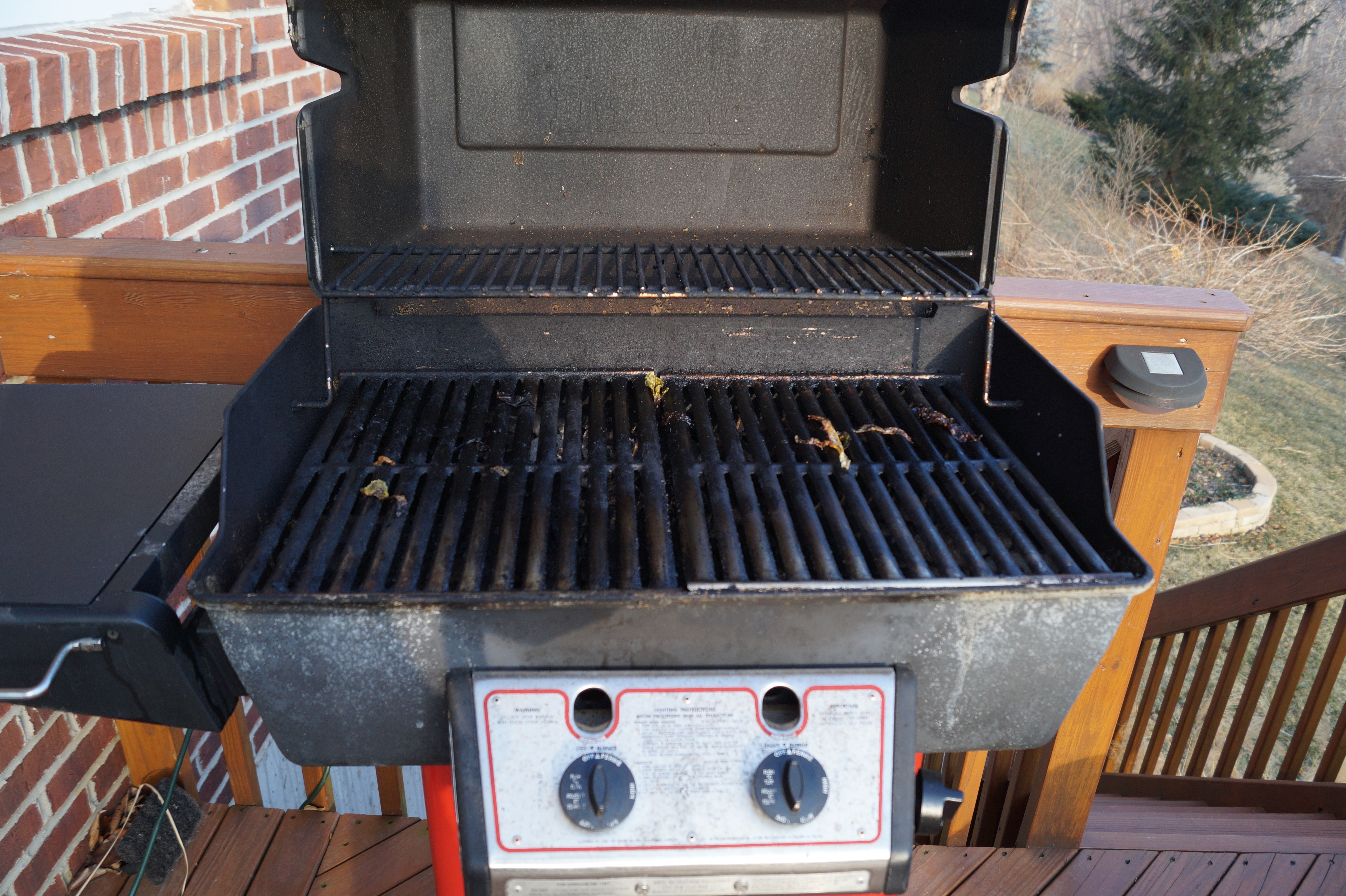 Ducane 1504 Red Cart Propane Grill EBTH