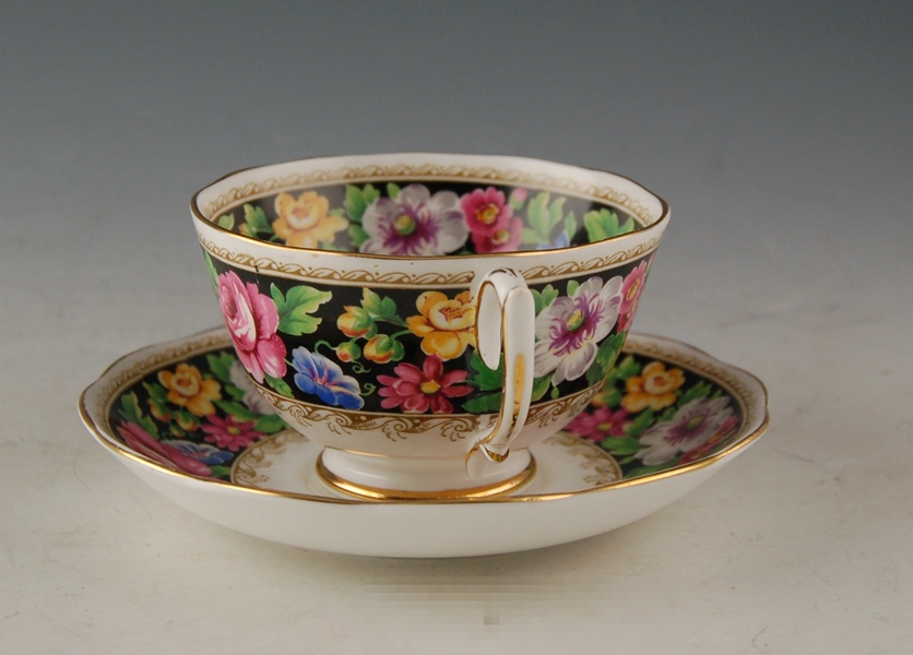Roslyn "Black Velvet" Fine Bone China Tea Cup and Saucer EBTH