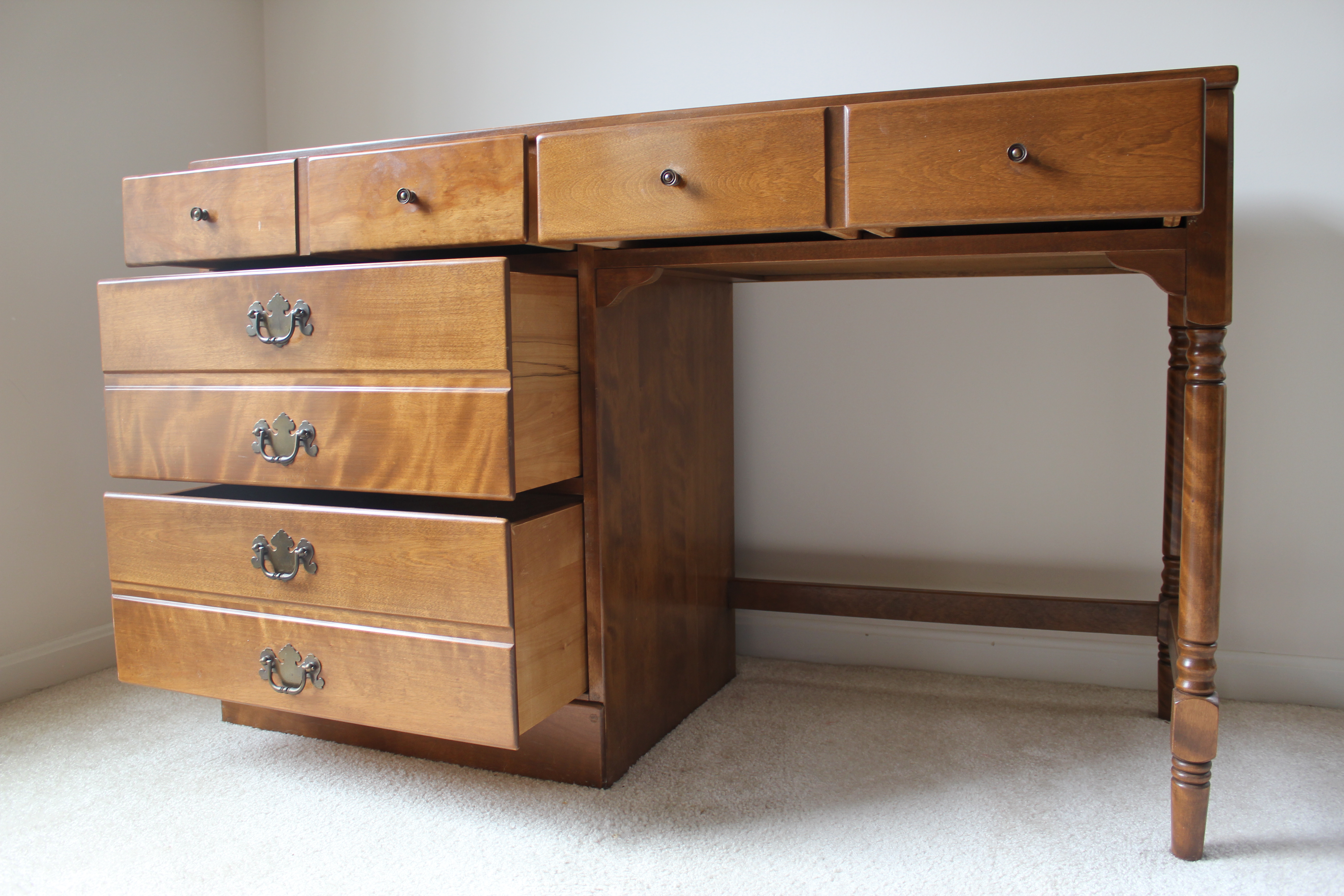 Vintage Ethan Allen Desk EBTH