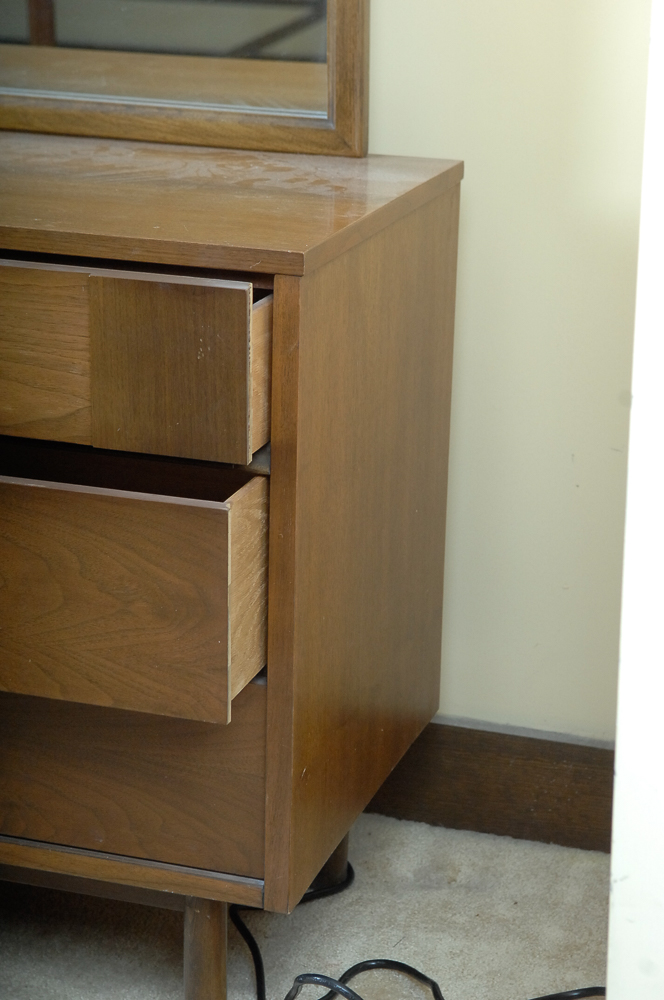 MidCentury Modern Wood Veneer Dresser EBTH