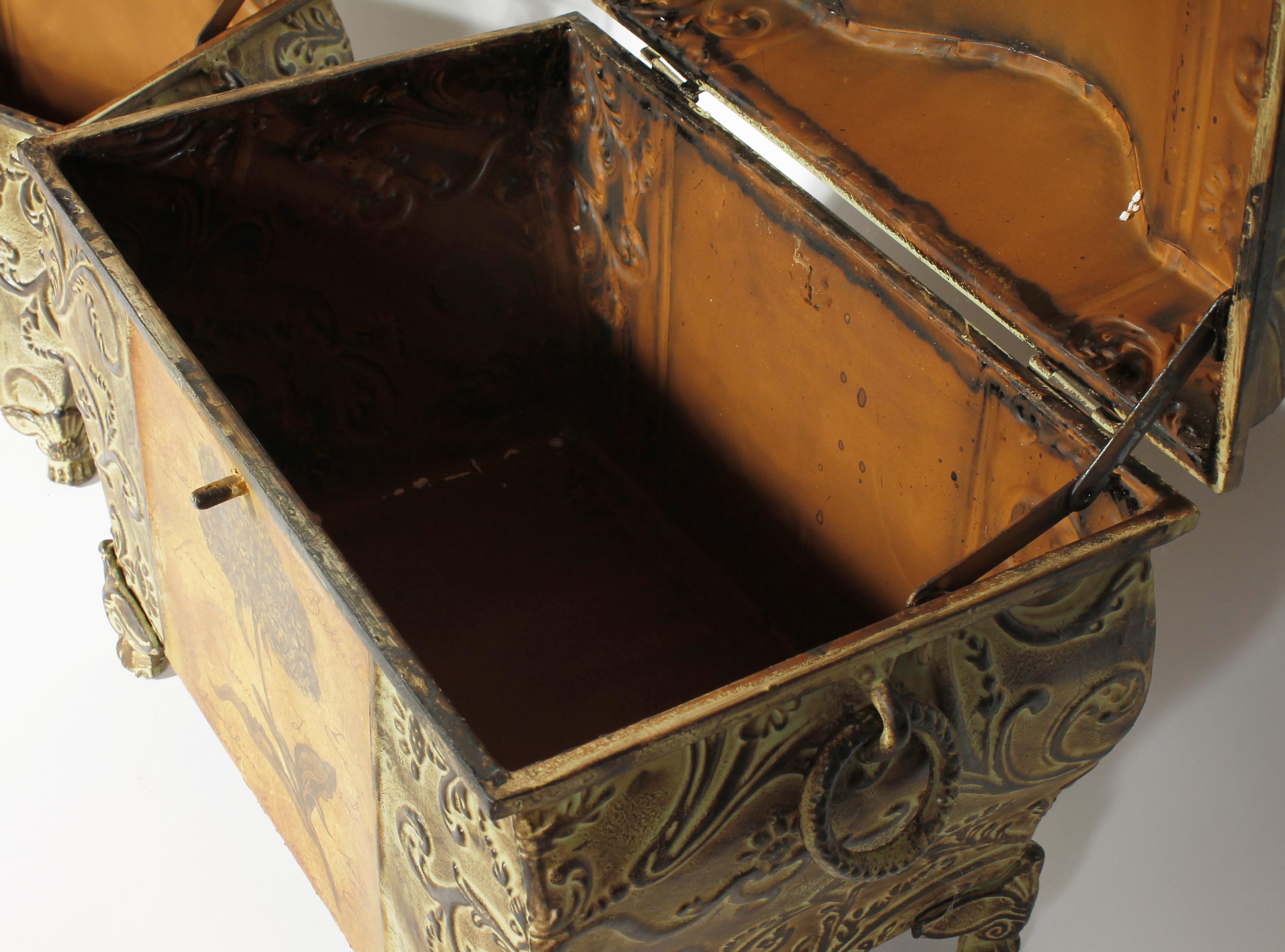 Metal Curved Top Trunks EBTH