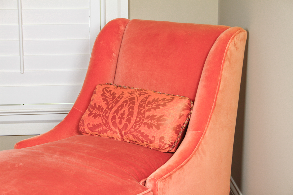 Hickory White Chaise Lounge EBTH