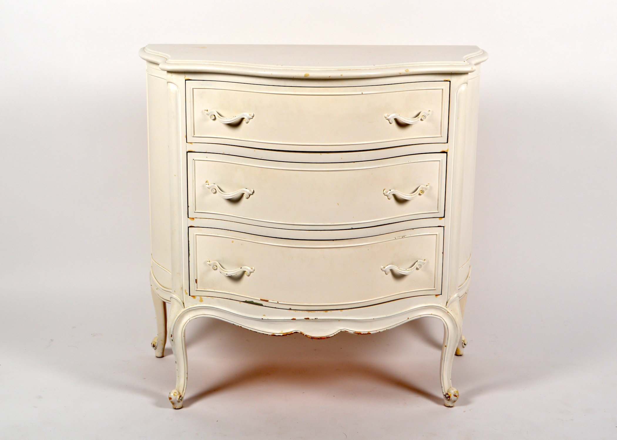 Vintage Drexel French Provincial Dresser Ebth