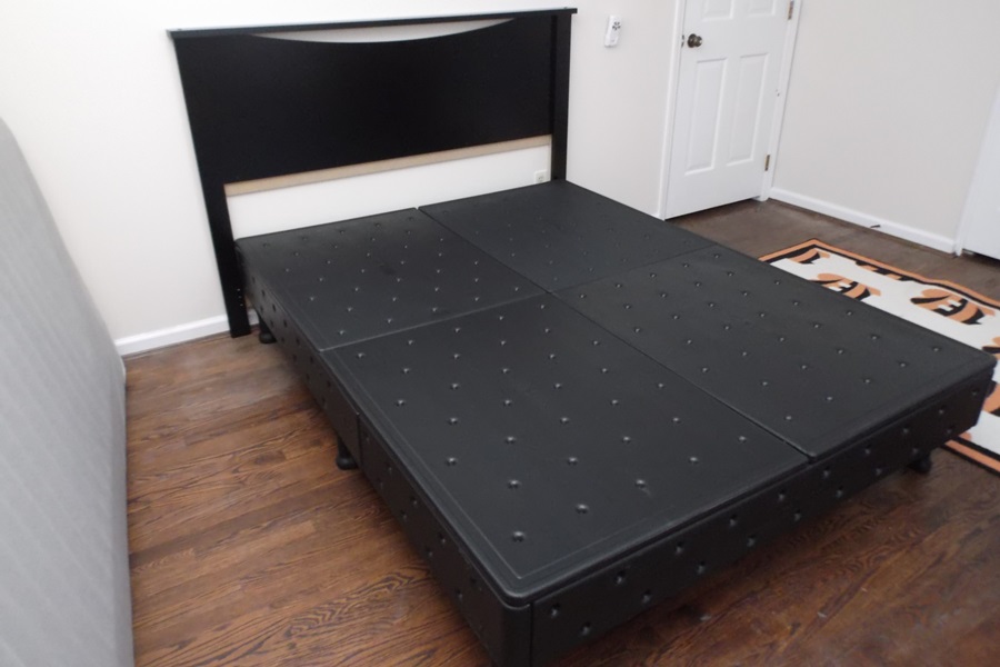 Contemporary Queen Size Headboard and Plastic Bed Frame EBTH