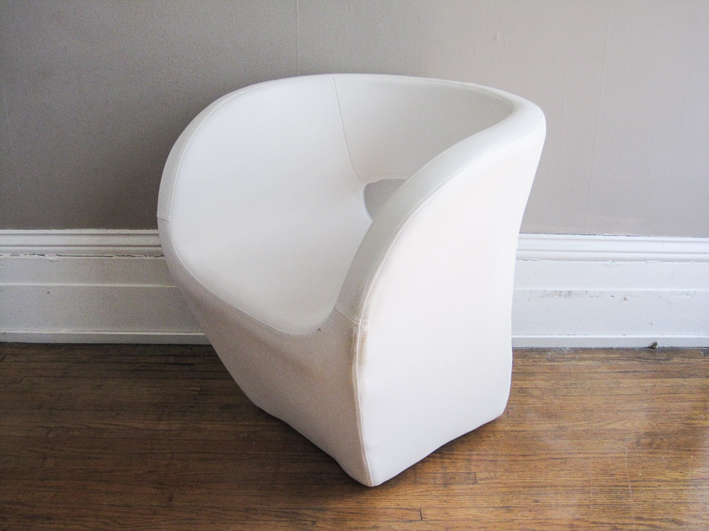 Modern White Vinyl Chair EBTH