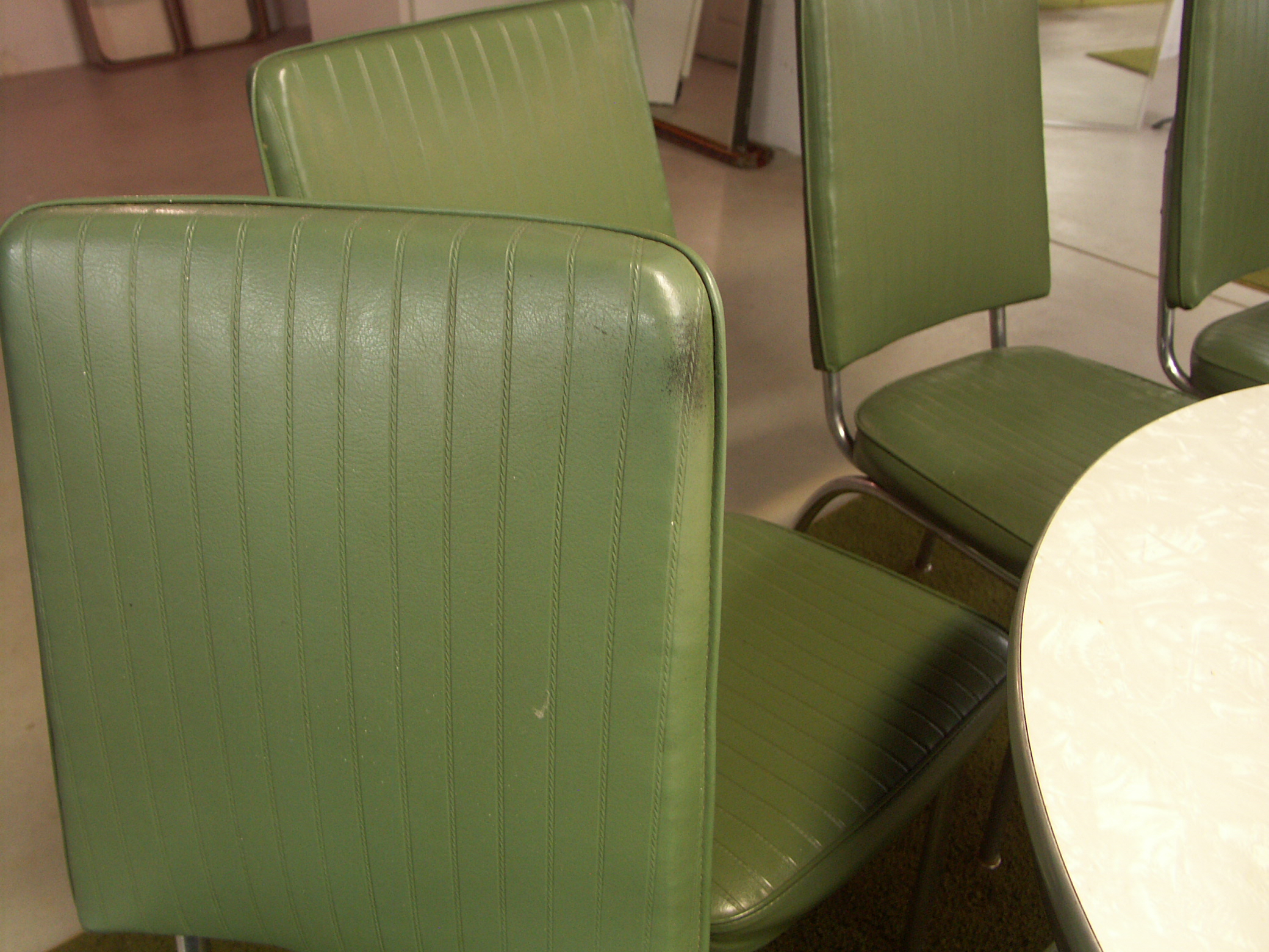 1950's Retro Howell Chrome Table and Four Chairs EBTH