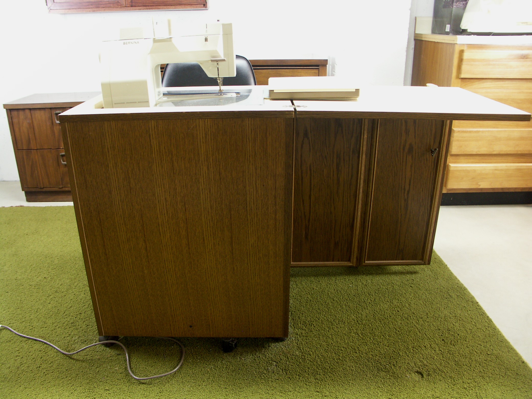 Bernina Record 930 Electronic Sewing Machine and EBTH