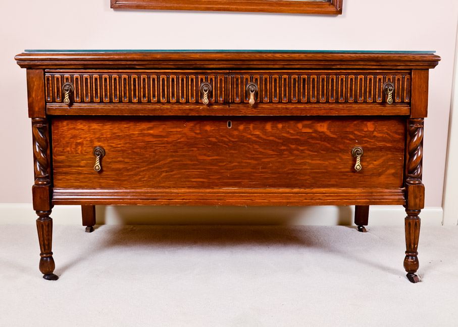 Antique Low Dresser in Oak EBTH