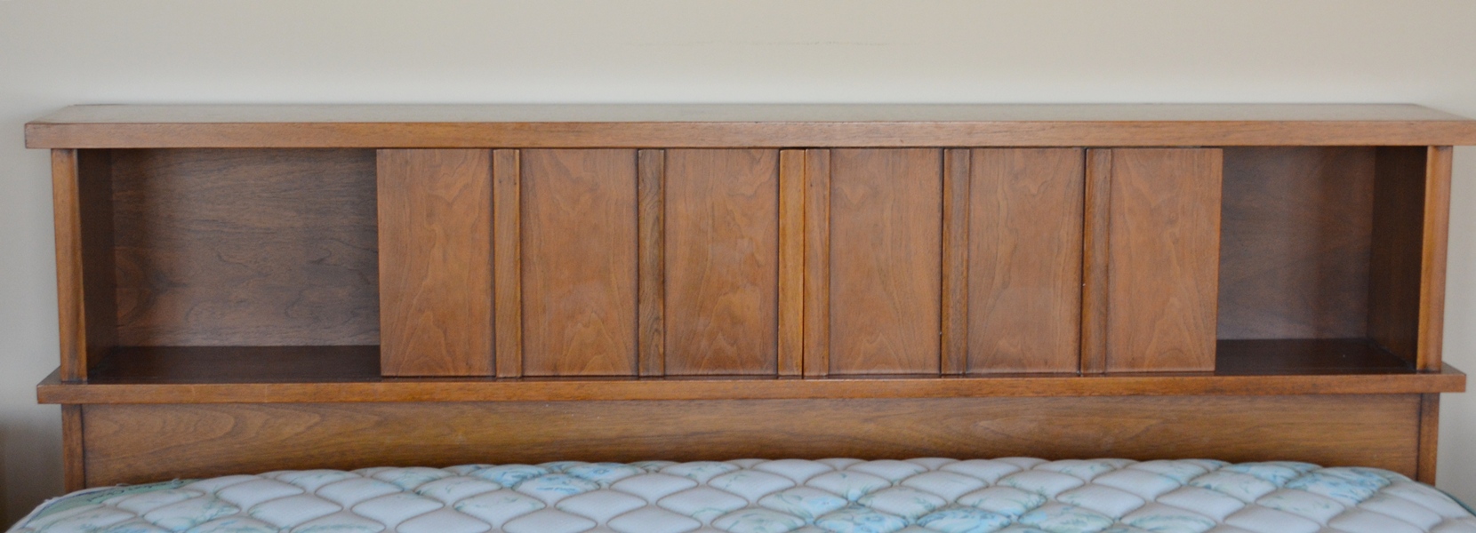 MidCentury Modern Queen Wood Veneer Headboard and Footboard EBTH