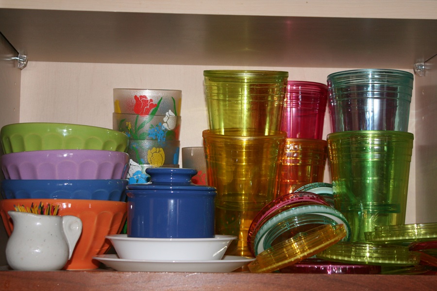 Kitchen and Drawer Clean Out EBTH