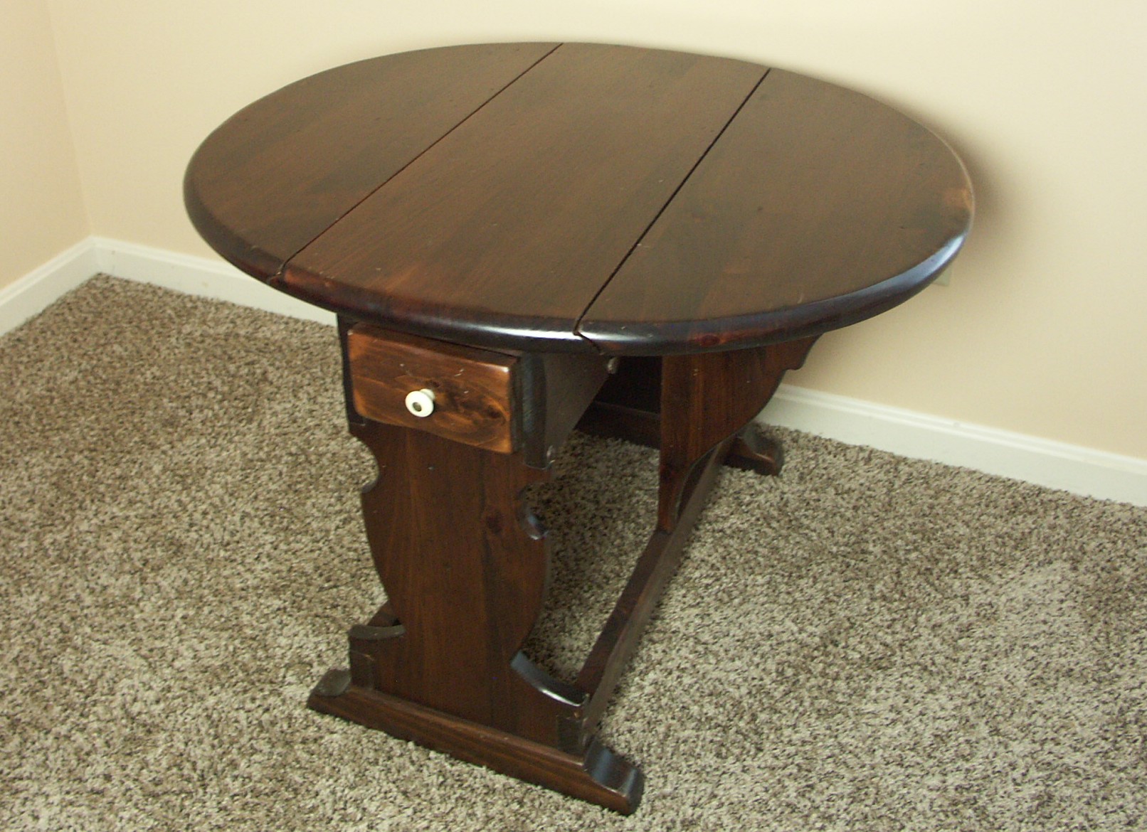 Vintage Ethan Allen Knotty Pine Drop Leaf Side Table EBTH