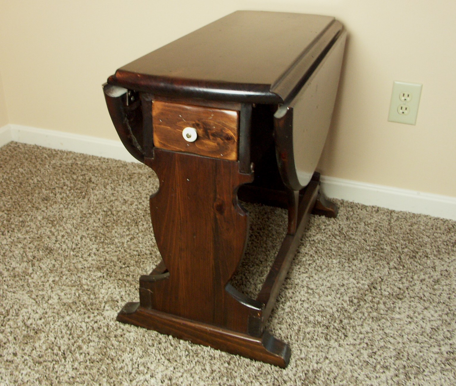 Vintage Ethan Allen Knotty Pine Drop Leaf Side Table EBTH